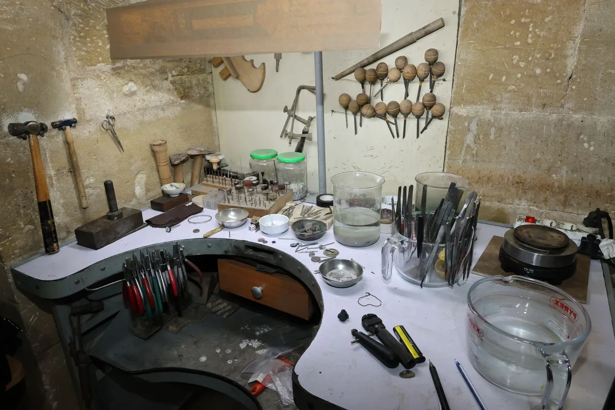 Apprendre la joaillerie : cours amateurs, ateliers partagés et formations